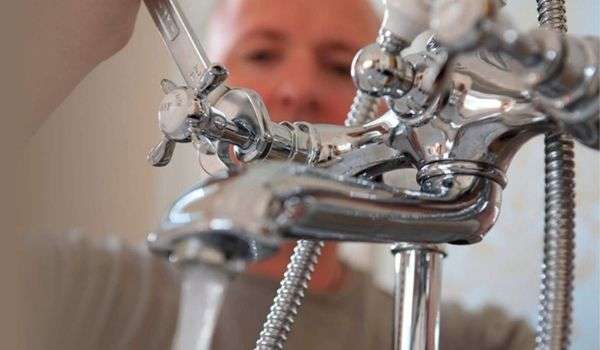 Ανταλλακτικά υδραυλικών