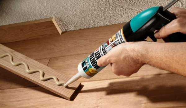 Κόλλες και σφραγιστικά