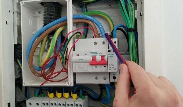 Προστασία υπερτάσεων