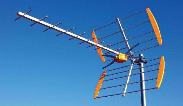 Κεραία TV και υποστηρίγματα