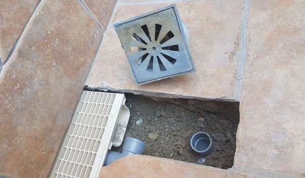 Σχάρα πιάτου ντους