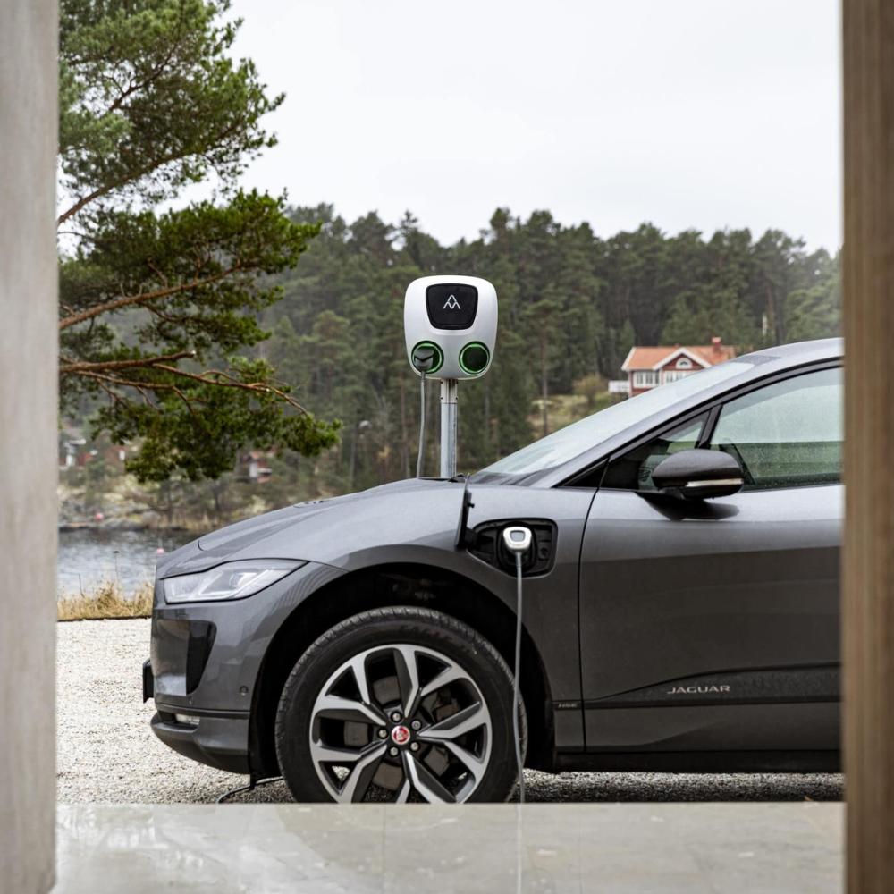 Φορτιστής ηλεκτρικού αυτοκινήτου διπλός με wifi 2 x 22 kW Charge Amps Aura Twin Socket με αναφορά 130909 από τη μάρκα CHARGE AMPS
