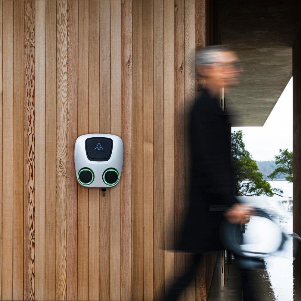 Φορτιστής διπλού ηλεκτρικού αυτοκινήτου με wifi 2 x 22kW Charge Amps Aura Sockets με αναφορά 101010 από τη μάρκα CHARGE AMPS